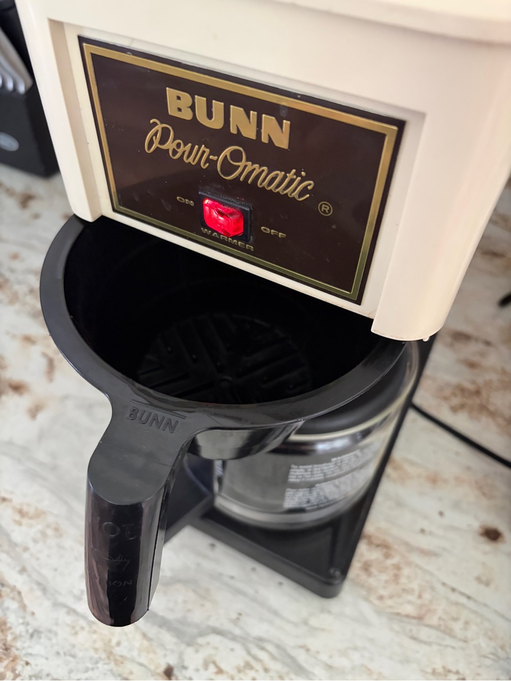 BUNN Pour-O-Matic Coffee Maker in Cream and Black - Picture 5 of 7